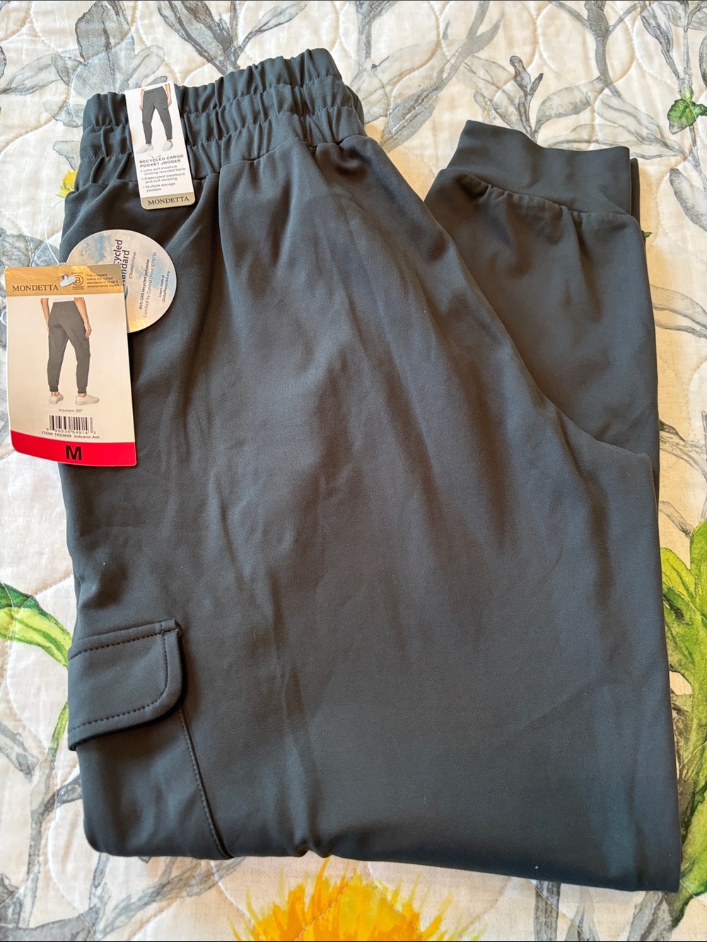 Mondetta Women’s Black Cargo Jogger Pants - Comfortable Everyday Wear
